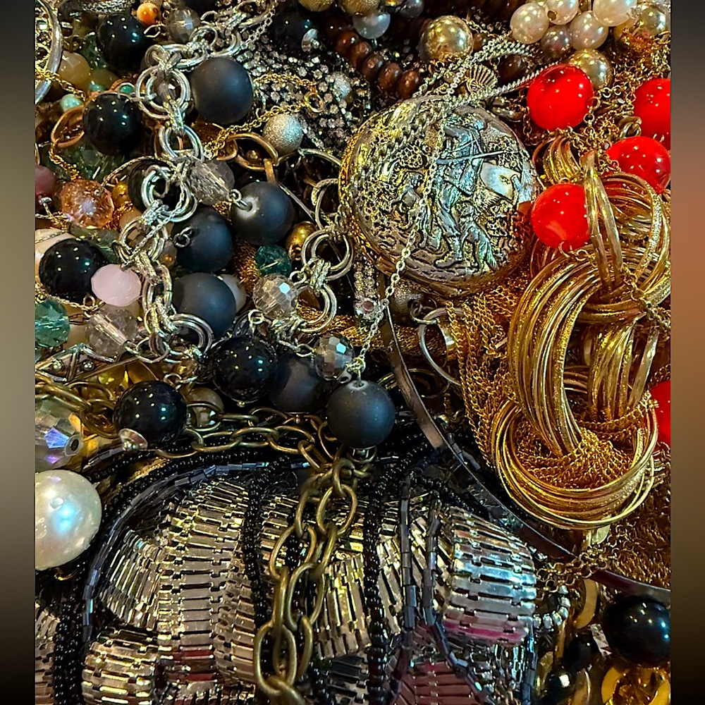 1 Lb Ultimate Jewelry Treasure 💎 Vintage, Estate, Designer & More, gold & silver - Picture 6 of 10